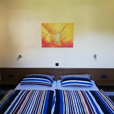 Zum Niederberg Apartament *