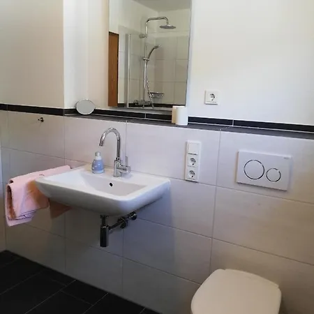 Zum Niederberg Apartamento Lieser