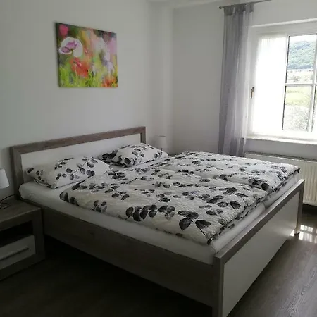 Zum Niederberg Mit Balkon Und Moselblick * Lieser